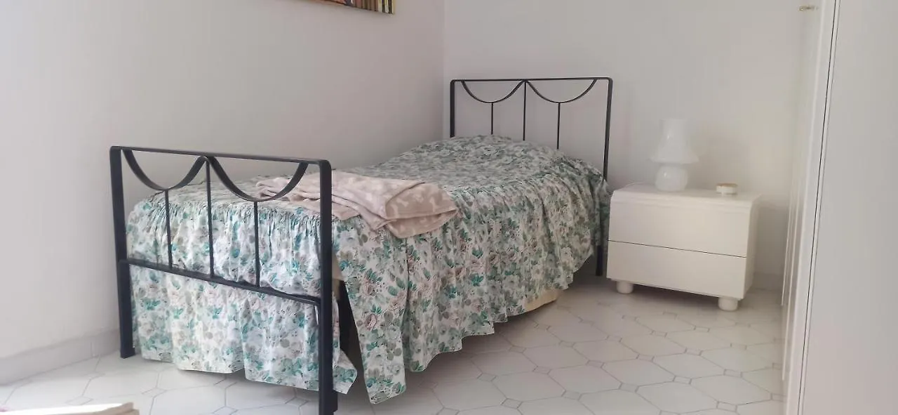 Benvenuti Alla Red House Dei Nebrodi Cesaro 0*,  Italy